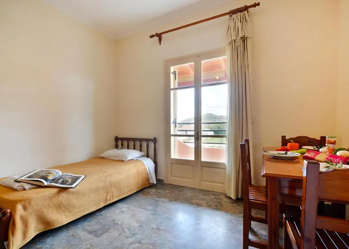 Adonis Apartment Sidárion