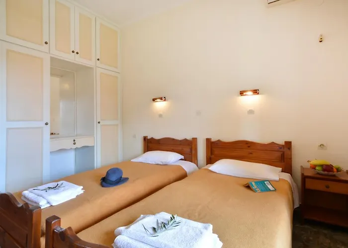 Adonis Apartment Sidárion